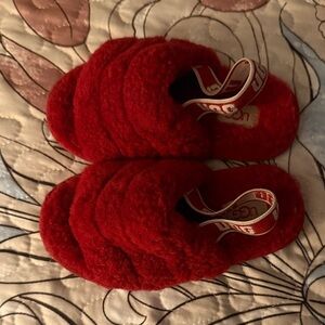 UGG Scarlet Plush Slippers/ shoes - toddler girls -size 9.0 c US